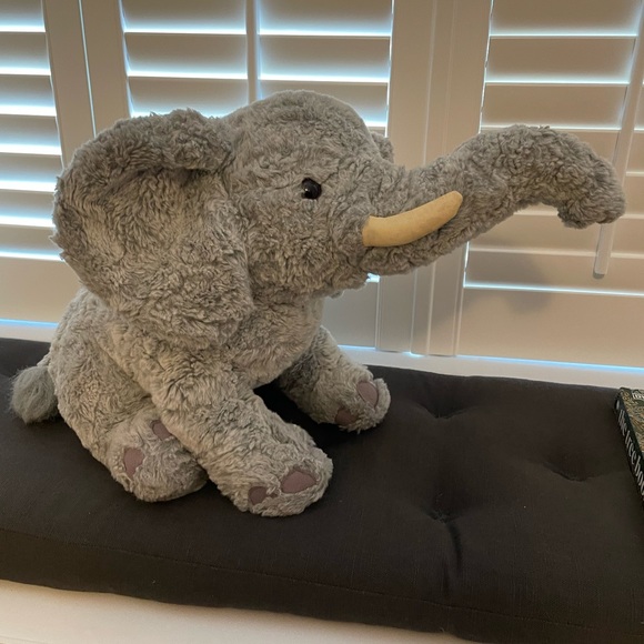 Vintage FAO Schwartz Stuffed Elephant - Picture 4 of 11